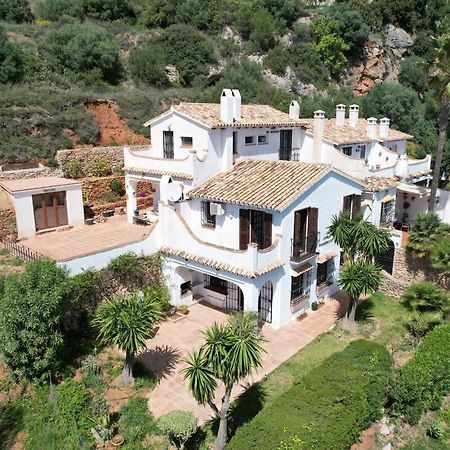Terraced House In The Mountains With Fantastic View Malaga Exterior photo
